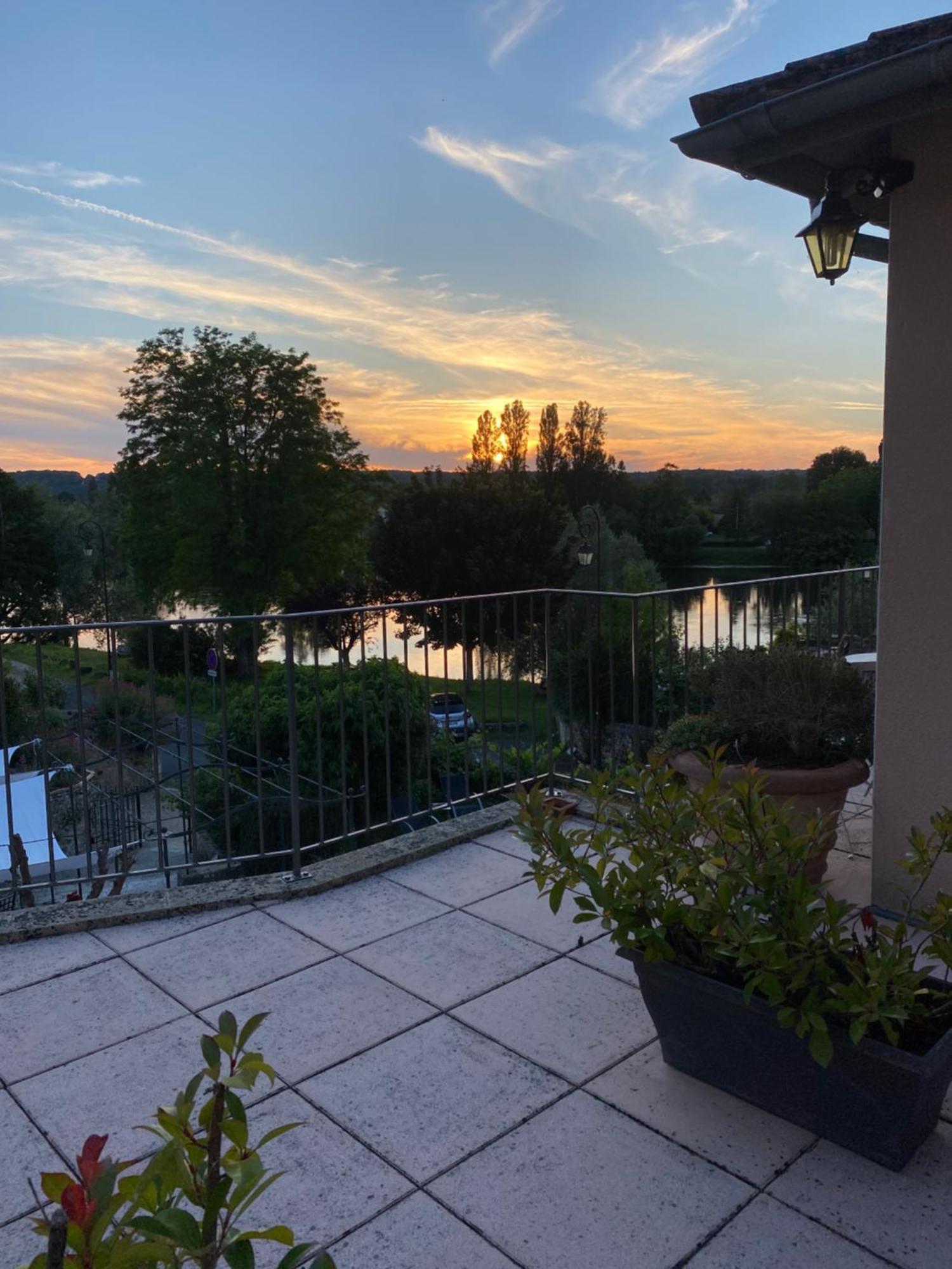 Hotel-Restaurant Cote Rivage バッドフォル・シュル・ドルドーニュ エクステリア 写真